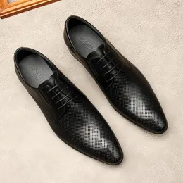 Summer Fashion Hollow Out Oxford Shoes Men Men Hynuine Leather Italian Business Shoes Formal Wedding Black Party The Shoes