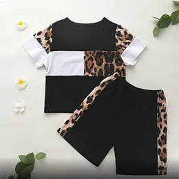 Barnkläder Sommar Leopard Print Stitching Kortärmad Top + Korta 2PCS Boy's Clothes Baby Set 210528