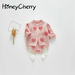 Baby Girl Cardiganand Baby Romper Garnitur Flokowanie Kurtki Love (swetry i muszą być kupowane oddzielnie) 210515