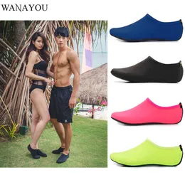 WANAYOU Men Women Light Water Shoes Solid Color Summer Aqua Beach Shoes Non-Slip Swimming Seaside Sneaker Socks For Men Y0714