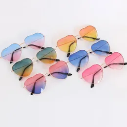 Herzförmige Sonnenbrille, Partyzubehör, dünner Metallrahmen, schöner Stil, modische Damen-Sonnencreme, bunte Linse