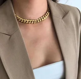 2021 Naszyjniki Kobiety Retro Chokers Zdobienie Brązowa Charm Łańcuch Biżuteria Moda Brass Bransoletki