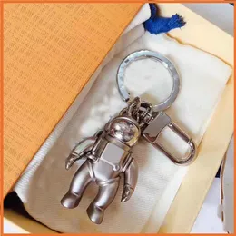 New Fashion Brand Key Holder Mens Womens Keychain Spaceman Luxurys Designers Car Llavero Charm Mens Womens Keyring