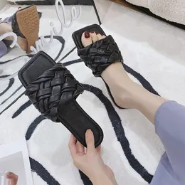 Kobiety Slip On Pu Skórzane kapcie Panie Soft Bottom Summer Fashion Platforma Slipper Casual Shoes Square Toe Female Coutwear 2021 Sdgr4ityRkuyk