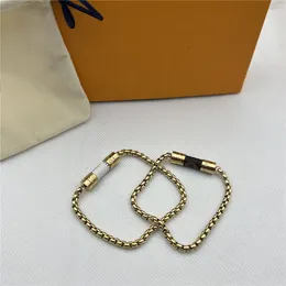 Pulseras de diseño Brazalete Clásico Amor Pulsera Moda Cinco Flores para Hombre Mujer Joyería Mujeres Color Opcional Alta Calidad