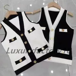 outdoor wear original photo actual european american fashion allmatch black and white contrast color knit slim waistcoat single breasted sleeveless cardigan