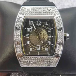 メンズ腕時計ワインバレル中空トップ高級時計マンクォーツクラシックブランドゴムバンドHiphopRelógioMasculinoダイヤモンドパーティー