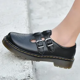 Sandaler 2021 kvinnlig sommarblock stil mode trend casual roman vind tjock botten öka mångsidig svart cool