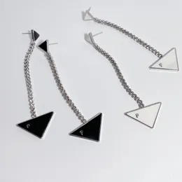 Kvinnor triangel brev stud örhänge långa tofs örhängen med stämpel mode smycken tillbehör för presentfest