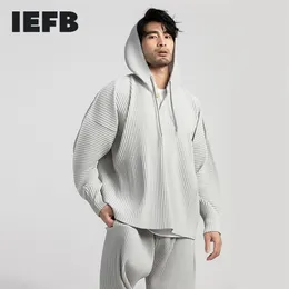 IEFB Japanese Streetwear Fashion Men's Pleated Hoodies Light Breathable Sunscreen Clothes Profile Long Sleeve Causal sweatshirt 210818