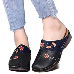 Kvinnor Träskor Sandaler Ladies Comfort Closed Toe Wedges Platform Shoes Flower Slipper FS99 210928