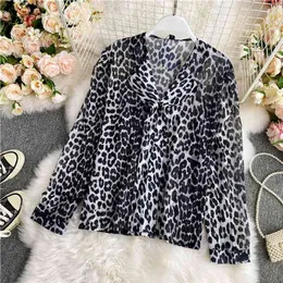 Women's Shirt Autumn Retro Slim Wild V-neck Leopard Blusa Light Mature Long Sleeve Tops Japan Female Blouse GX1093 210507