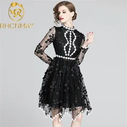 Hohe Qualität Luxus Frauen Party Kleid Runway Sommer 3D Floral Mesh Stickerei Weibliche Patchwork Lace Swing 210506