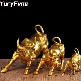 YuryFvna 3 Sizes Golden Wall Street Bull OX Figurine Sculpture Charging Stock Market Bull Statue Home Office Decoration Gift 210318