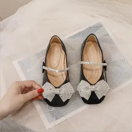 Обувь из искусственной кожи для маленьких девочек, весенне-осенняя детская повседневная обувь принцессы с бантом и блестками для девочек