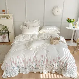 Schickes weißes Bettwäsche-Set mit Tulpen- und Sonnenblumen-Stickerei für Mädchenschlafzimmer, 800TC ägyptischer Baumwolle, Bettbezug, Kissenbezug mit Rüschen-Sets