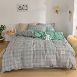Japansk kräm Plaid Four-Piece Girl Heart Washing Quilt Cover Cute Bed Sheet Tre-Piece Home Textile Bedding 211007