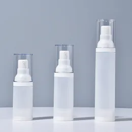 空の20ml 30ml 50mlのエアレスポンプのボトルローションマットのマットの透明なプラスチックの真空ボトルは化粧品の包装チューブ