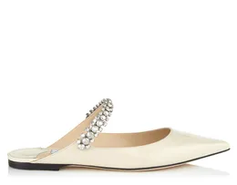 Elegancka dama One-Steap Sandal Design Chic i łatwy do noszenia Kryształowy Pasek Ostrożnie Groźny Evening Look Patent Skórzany Moda Wiertnice Wskazane Toe Lato