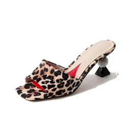 Kapcie Czerwony Leopard Drukowanie Mules Sexy Frezowanie Pasek Celebrity High Heel Party Shoes Sicked Toe Cup Sukienka Kobiety