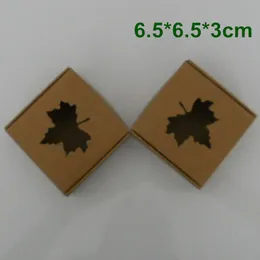 6.5 * 6.5 * 3cm Kraft Paper Förpackning Box Bröllopsfest Presentförpackning med Maple Leaf Window för DIY Handgjorda Tvål Smycken Choklad Candy