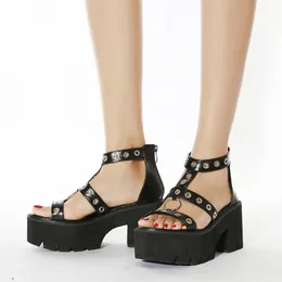 2021 Moda Perçin Punk Gotik Kadın Sandalet Platformu Kama Deri Kayış Rahat Yaz Kız Ayakkabı Yüksek Topuklu Gladyatör Sandalet K78