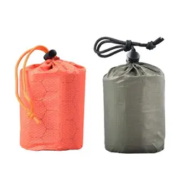 寝袋屋外超軽量緊急バッグ携帯用防水サバイバルPEアルミニウムフィルム貯蔵キャンプハイキング