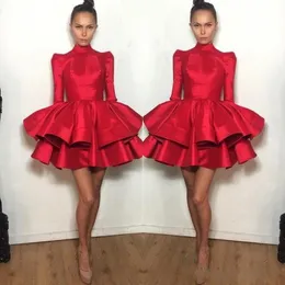 Röda Korta Homecoming Klänningar Hög Neck Tiered Satin Ovan Knä Längd En Linje Puffy Cocktail Party Dress Teen Girls Långärmade Särskilda tillfällen Klänningar