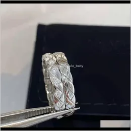 Zespół Rings Jewelry Drop Dostawa 2021 Titanium Steel Love Męskie i Damskie Style Zewnętrzna Warstwa Diamentowy Wzór Mały Pierścień Zapachowy Opakowanie B