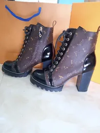 Olhar icônico! Branded Mulheres Patente Tela Estrela Estrela Articulante Boot Designer Lady Black Leather Trim Zipper Borracha Botas Botas tamanho 35-42
