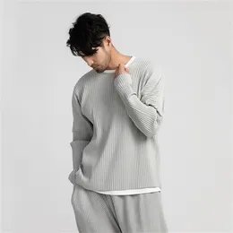 IEFB 당 남성용 착용 일본 스트레치 패브릭 Pleated Loose Tops 라운드 칼라 느슨한 긴 소매 티셔츠 남성 New 9Y3057 210409