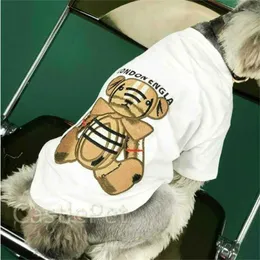 Vår sommar hundkläder Små s T-tröja för Chihuahua Teddy Puppy Djurkläder Yorkie Bulldog Classic Broderi Tee 211027