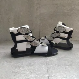 2021 Designer Kvinnor Sliddor Sandal Mode Sommar Butterfly Rhinestone Sandal Toppkvalitet Flat Skor Dam Flip Flops Storlek 35-43 W2