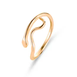 Uttalande ormformad ring för kvinnor enkel vatten krusning öppen justerbar bröllopsring par mode ring bague femme grossist