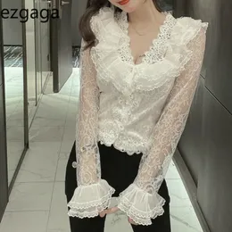 Ezgaga Sexig Lace Patchwork Women Blouse Spring Hollow Out Ruffled Long Flare Sleeve Dames Shirts Korean Fashion Blusas 210430