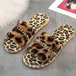 Kapcie Furry Leopard Kobiety Metalowe Łańcuch Zebra Drukuj Mieszkania Jesień Zima Przechowywać Ciepłe Futro Slajdy Rozmiar 36 43 Zapatillas de Mujer 220304