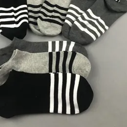 Män Kvinnor Striped Cotton Socks Casual Sport Ankel Sock Andningsbar Gåva För Kärlek Par Högkvalitativ 3 Färger