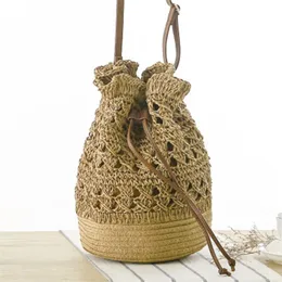 Ny virkade vävda väska Koreanska mode Straw Bag Småkapacitet Kvinnors Beach Backpack Shoulder Bag Q0528