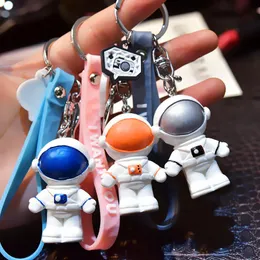 Keychains Three-dimensional Astronaut Key Chain Car Space Robot Metal Bag Pendant Small Gift Keyring Drop K2311