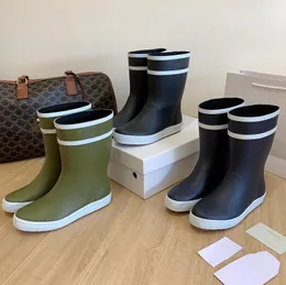 2021 Senaste Top Luxury Classical Martin Stövlar Högklack Knä Rainboots Stil Kvinnor Solid Fashion Designers Casual Bröllopsklänning Platform Party Dating Office Shoes