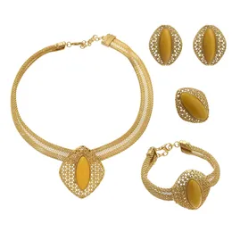 Afrikanska 24K guldfärg 4st Rhombus Smycken Satser för kvinnor Dubai Bridal Bröllop Halsband Armband Örhängen Ring Smycken Set