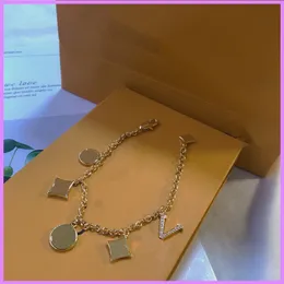 Fashion Bracelet Women Lady Designer Bracelets Luxurys Designers Jewelry Mens For Gifts Outdoor Pendant Bracelet Gold D222155F