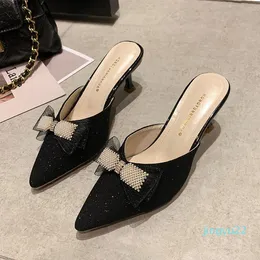 Dress Shoes 2021 Luxury Sequined Bow Pointed Toe Mules Women Slippers Crystal Butterfly-knot Flip Flops Sequines Slip On Slides