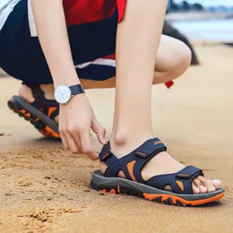 Top Selling Mens Kvinnor Tränare Sport Stor Storlek Gränsöverskridande Sandaler Sommar Strand Skor Casual Sandal Tofflor Ungdom Trendig Andningsbar Mode Skokod: 23-8816-1