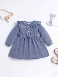 Vestido jeans com gola de botão e meio botão para bebê SHE