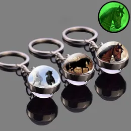 Glödande hästglaskula Keychain Crazy Horse Lysous Smycken Dubbelsidig Glas Nyckelkedjor Animal Keyring Holder Gåvor för män G1019