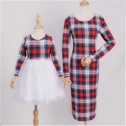 Christmas Family Outfits Mother Daughter Long Sleeve Plaid Dress Xmas Costumes 210515