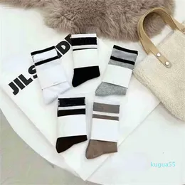 2022 Designers Women Men Knee-High Autumn Winter Stockings Australia Unisex Letters Cotton Socks With Cardboard 5pairs/bag Mid-calf Length