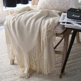 Koce koc nić z pomponem beżowy szary rzut na kawę do łóżka sofa Home Textile Fashion Cape 127x170cm Dzianiny