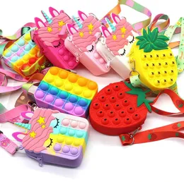 Party Favorit Popväska Fidget Girls Toys Push Bubbles Squeeze Toy Silicone Keychain Purse Axelväskor Stress Relief Ryggsäck för julklappar